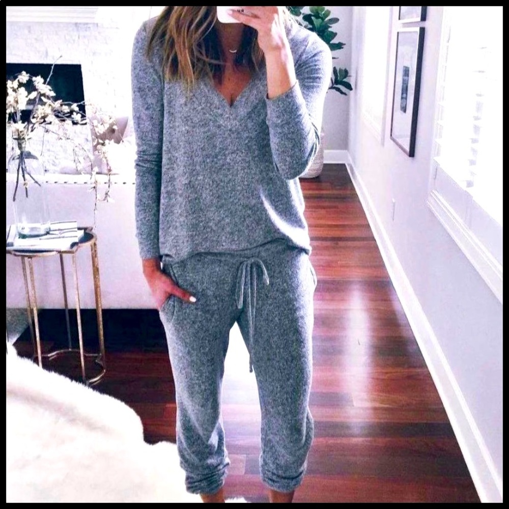 Women’s Blue/Gray 2-Piece V-Neck Top with matching jogger pants Loungewear Set